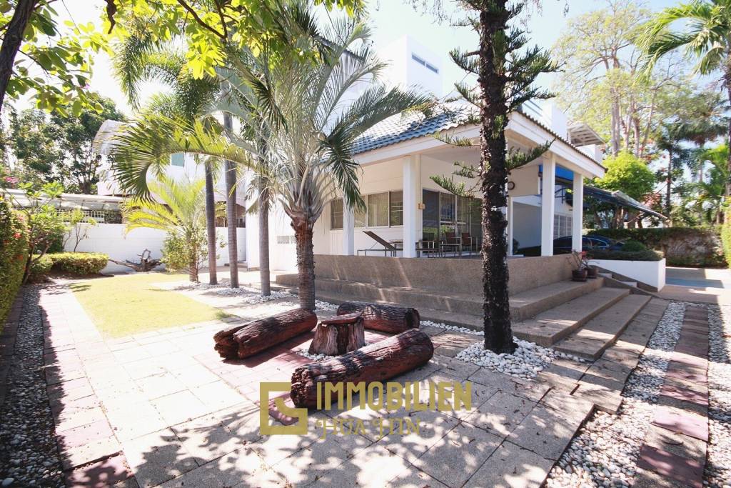 Villa mit 3 Schlafzimmern im Stadtzentrum, nur wenige Schritte vom Strand entfernt