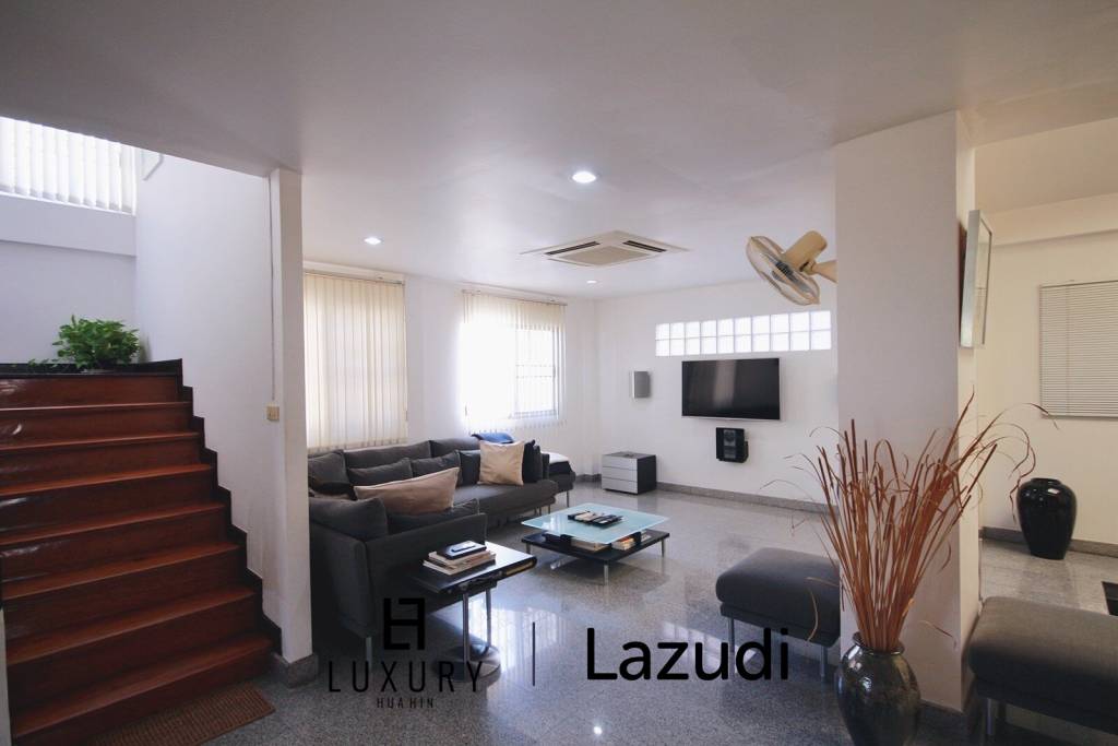 Villa mit 3 Schlafzimmern im Stadtzentrum, nur wenige Schritte vom Strand entfernt