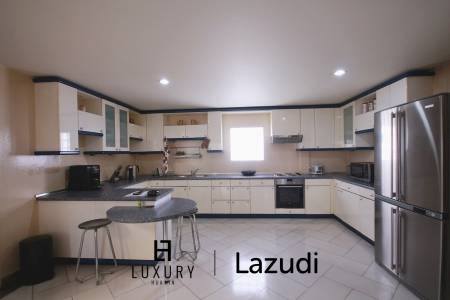 Villa mit 3 Schlafzimmern im Stadtzentrum, nur wenige Schritte vom Strand entfernt