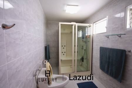 Villa mit 3 Schlafzimmern im Stadtzentrum, nur wenige Schritte vom Strand entfernt