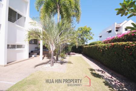 City center 3 bedroom villa walking distance from the beach