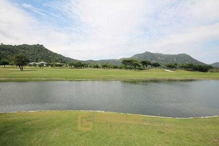 3 Schlafzimmer Pool Villa mit Golfmitgliedschaft