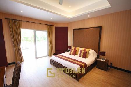 3 Schlafzimmer Pool Villa mit Golfmitgliedschaft