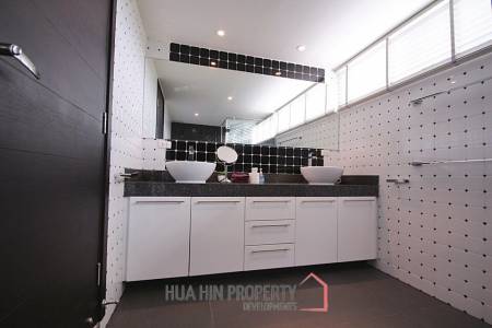 Single Story 3 Bedroom Pool Villa with Golf Membership