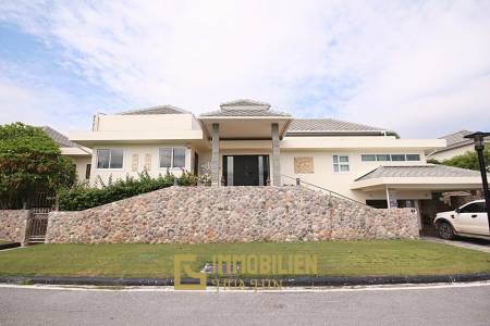 3 Schlafzimmer Pool Villa mit Golfmitgliedschaft