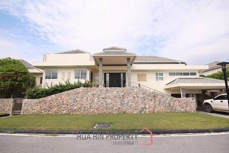 Single Story 3 Bedroom Pool Villa with Golf Membership