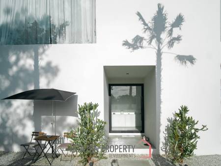 4 Bedroom, Minimalistic, Ultra Modern Pool Villa