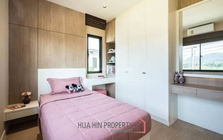 Modern Luxury 2 Storey House close to Town