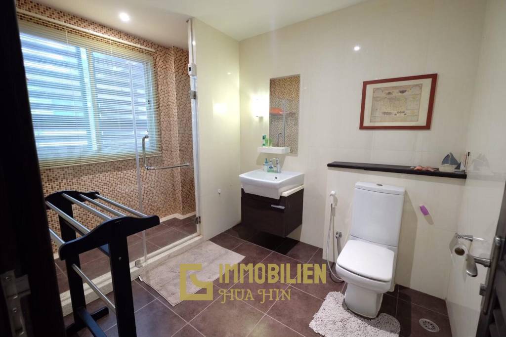 Sea Side Condominium: Große 2 Schlafzimmer-Eigentumswohnung am Meer - Nord Hua Hin