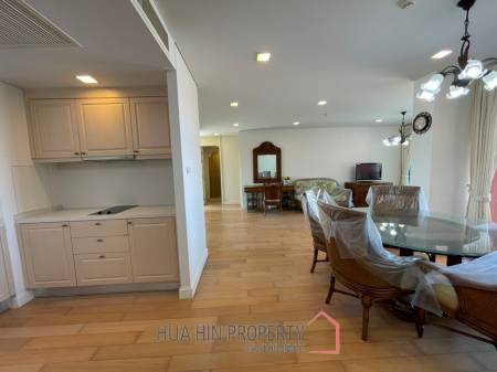 Stunning 3 Bed Condo with Sea and Pool View in town