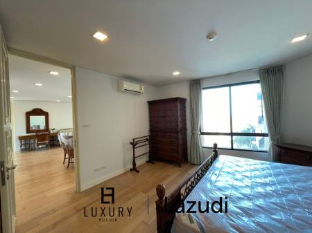 Stunning 3 Bed Condo with Sea and Pool View in town