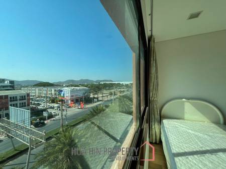 Stunning 3 Bed Condo with Sea and Pool View in town