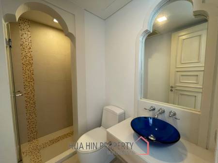 Stunning 3 Bed Condo with Sea and Pool View in town