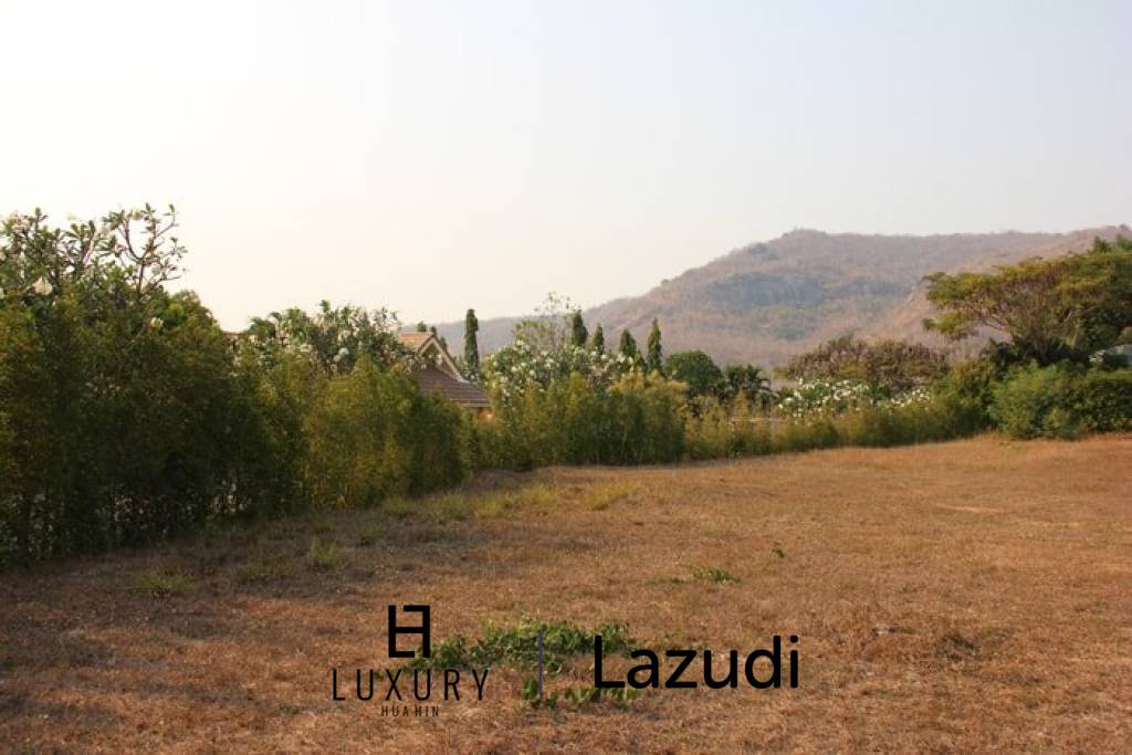 Land Plot for Sale at the Prestigious Baan Ing Phu