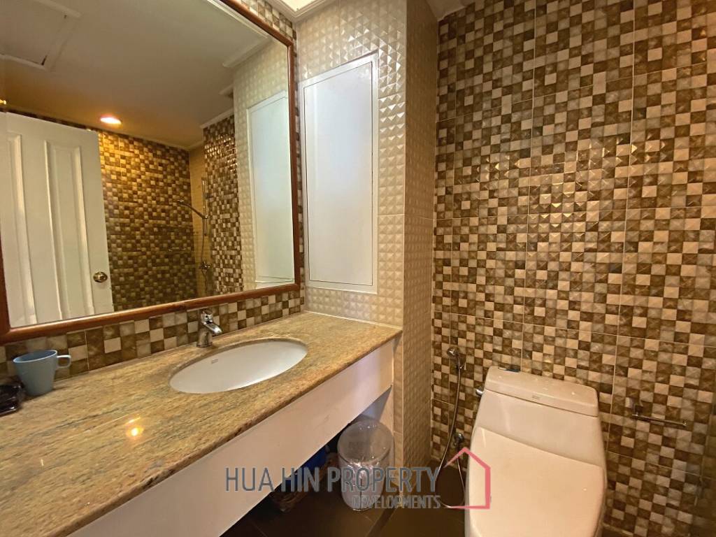 Dusit Thani Condominium - Fully Modernised Luxury 2 Bed Condo