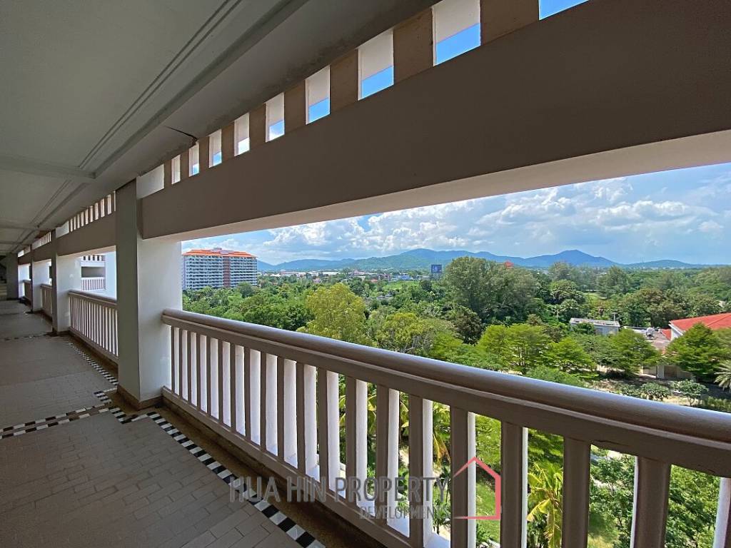 Dusit Thani Condominium - Fully Modernised Luxury 2 Bed Condo