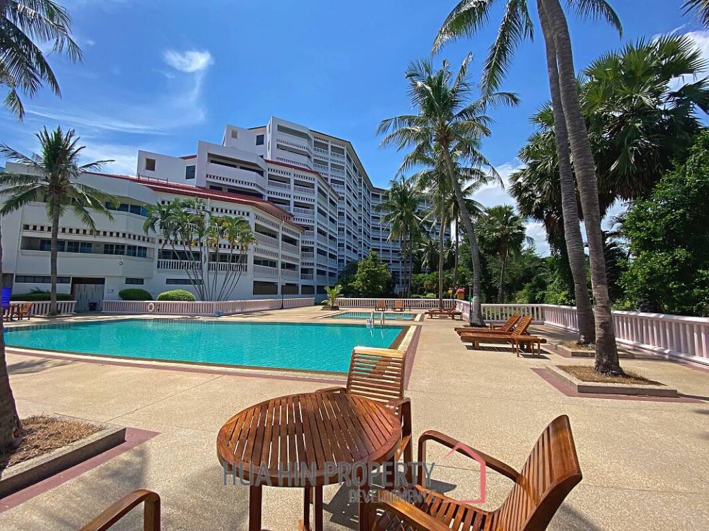 Dusit Thani Condominium - Fully Modernised Luxury 2 Bed Condo