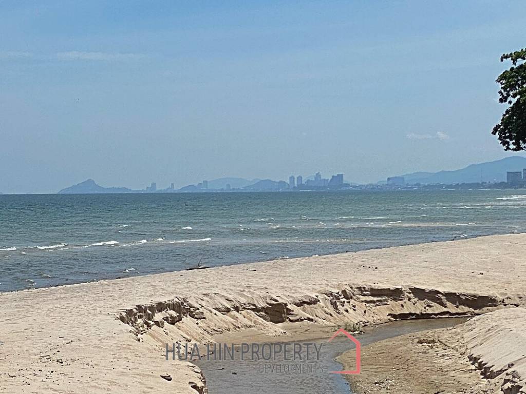 Dusit Thani Condominium - Fully Modernised Luxury 2 Bed Condo