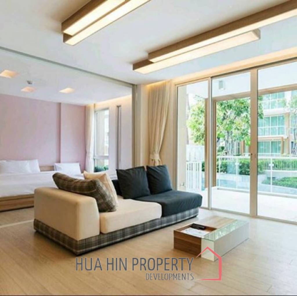 Beautiful 1 Bedroom Pool View Condo