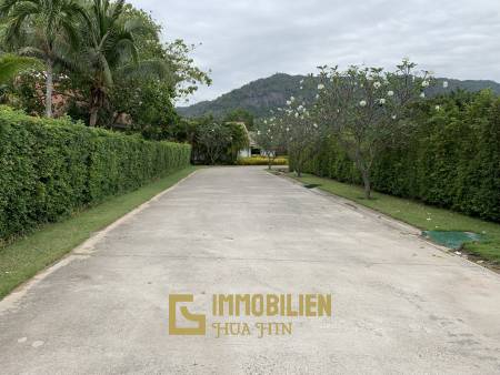 1 Rai of Land for Sale in Exclusive Estate