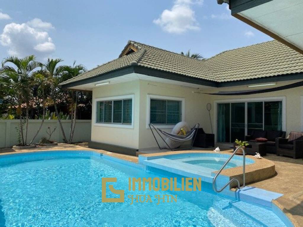 3 Bedroom Pool Villa Near To The Royal Lake In Khao Tao