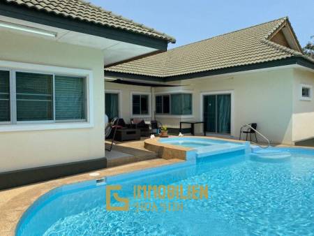 3 Bedroom Pool Villa Near To The Royal Lake In Khao Tao