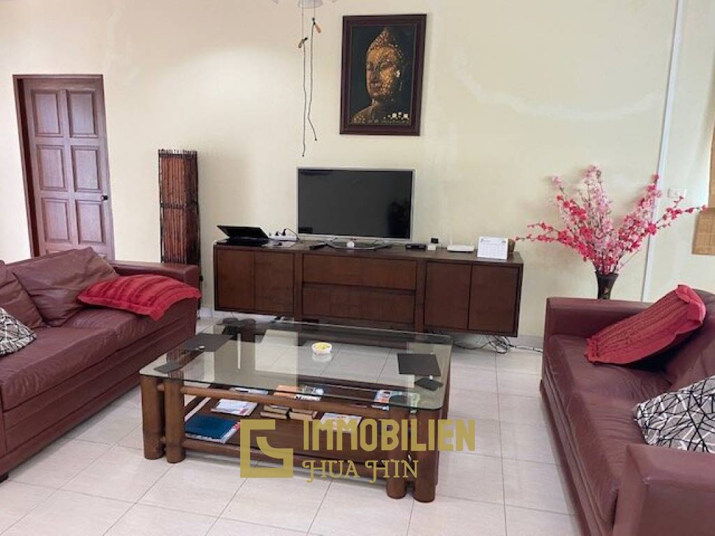 3 Bedroom Pool Villa Near To The Royal Lake In Khao Tao