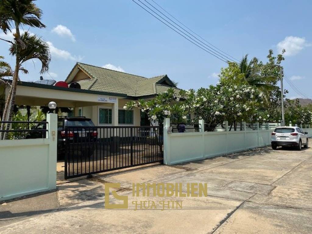 3 Bedroom Pool Villa Near To The Royal Lake In Khao Tao