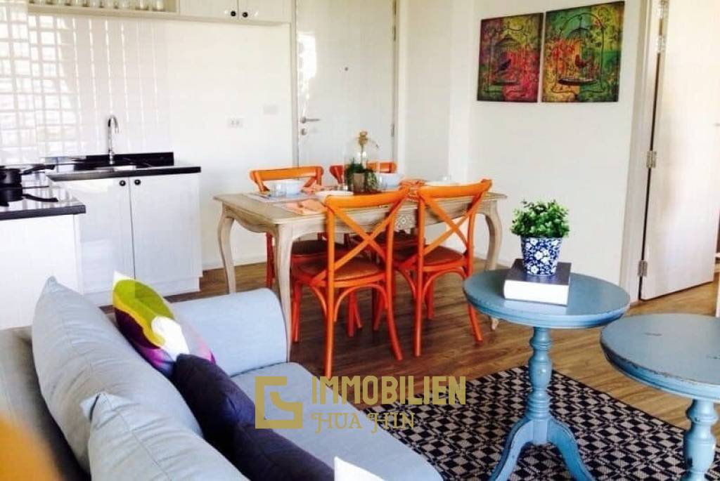 Summer Hua Hin: 2 Schlafzimmer-Eigentumswohnung mit Poolblick im