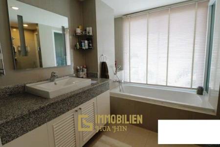 Tira Tira Condo: 2 Schlafzimmer-Eigentumswohnung mit Poolblick