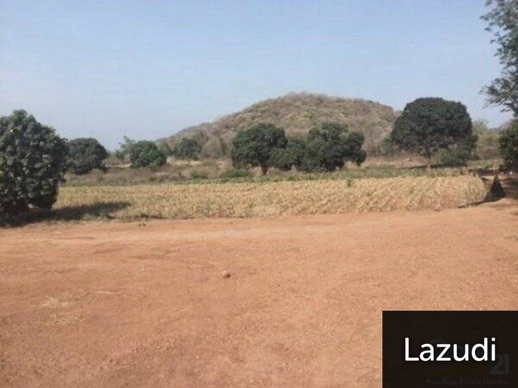 Beautiful Countryside Land with Sea View to build 1, 2 or up to 8 houses