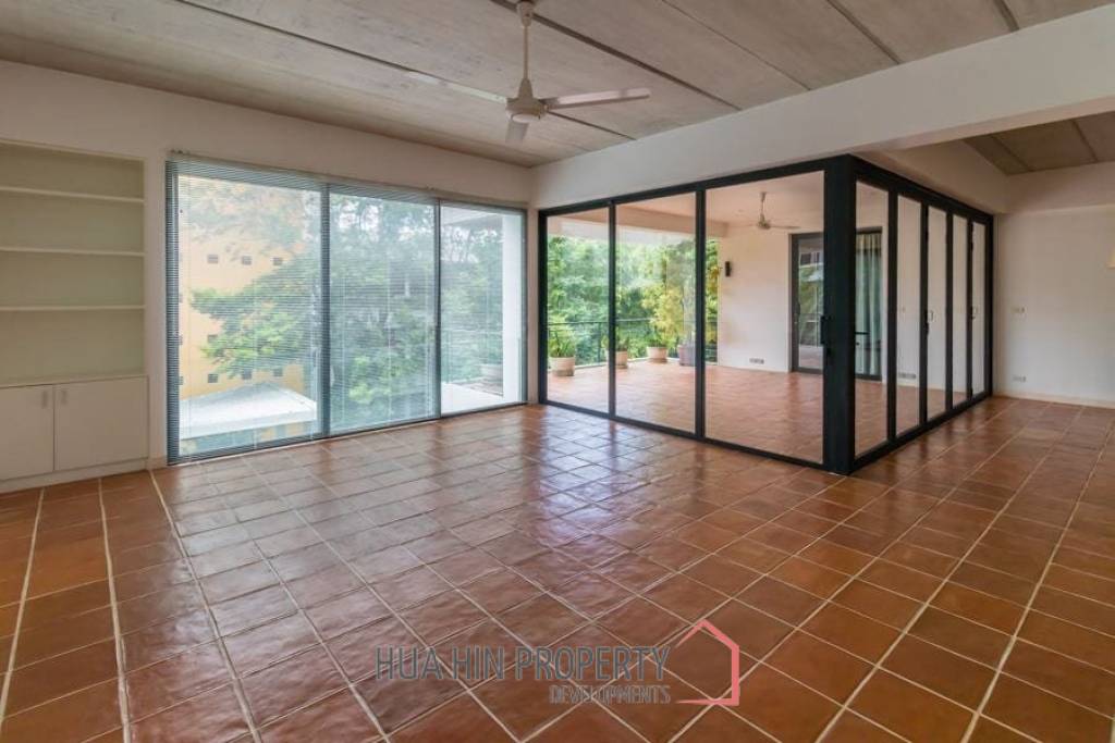 2 Bed Condo in Khao Takiab
