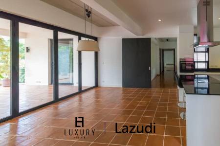 2 Bed Condo in Khao Takiab
