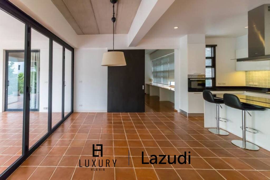 2 Bed Condo in Khao Takiab
