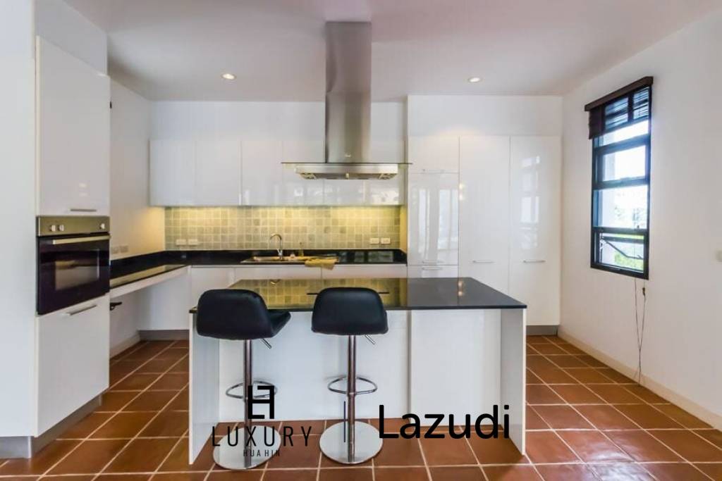 2 Bed Condo in Khao Takiab