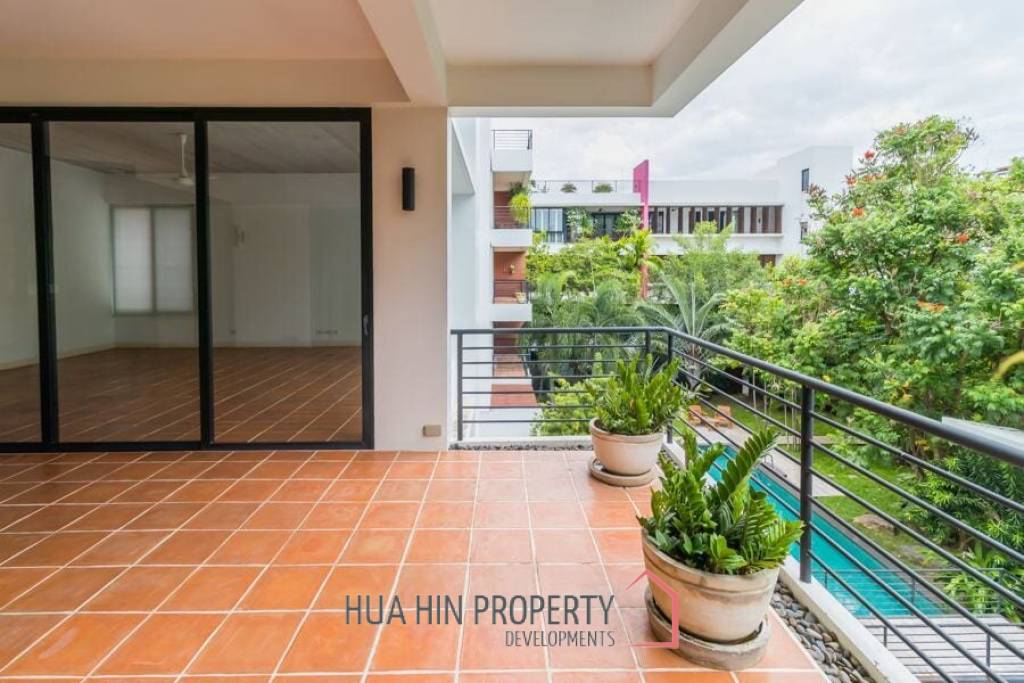 2 Bed Condo in Khao Takiab