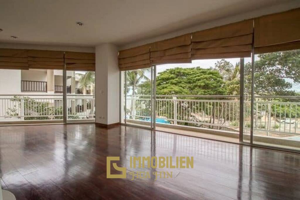 4 Bed Beachfront Condo