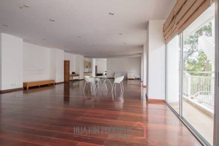 4 Bed Beachfront Condo
