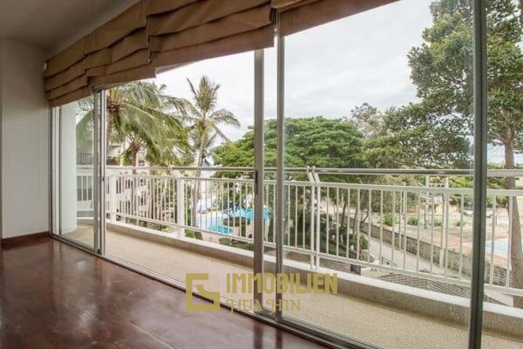 4 Bed Beachfront Condo