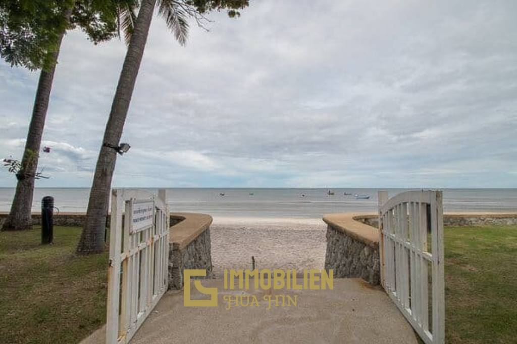 4 Bed Beachfront Condo