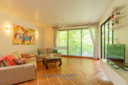 Beautiful 2 Bedroom Condo Near The Beach