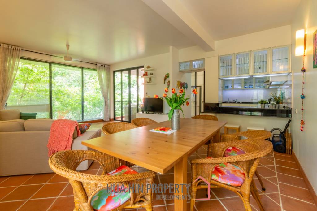 Beautiful 2 Bedroom Condo Near The Beach