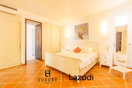 Beautiful 2 Bedroom Condo Near The Beach