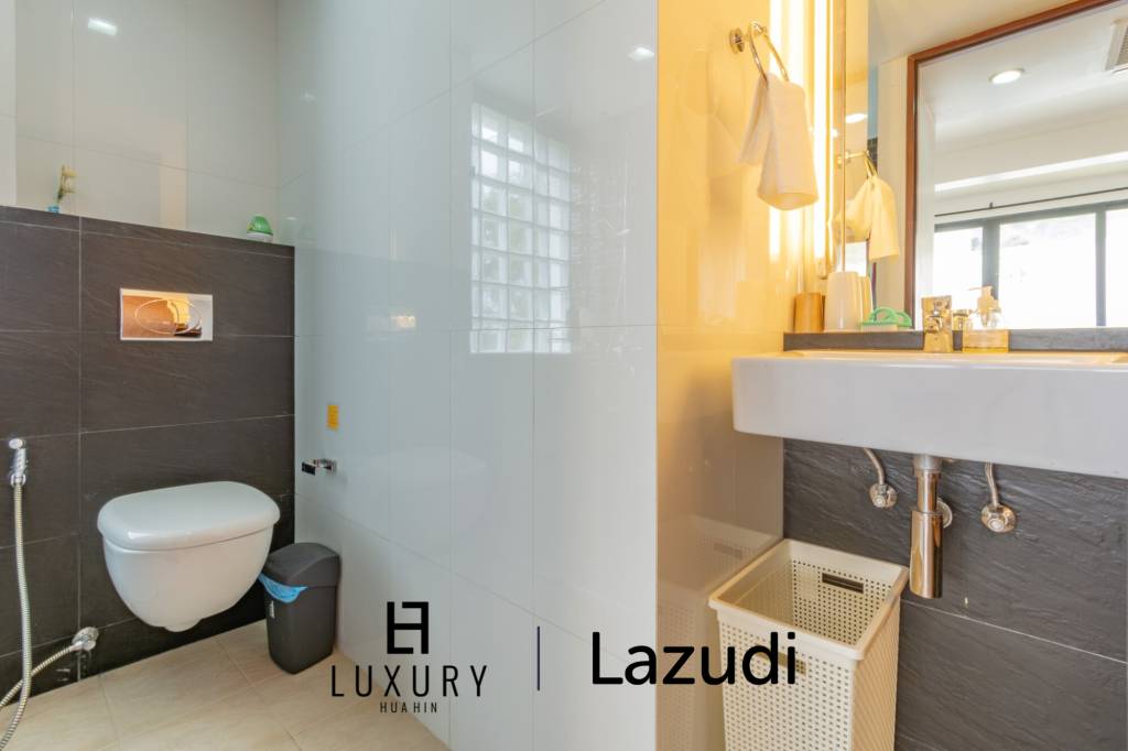 Beautiful 2 Bedroom Condo Near The Beach