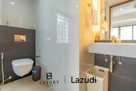 Beautiful 2 Bedroom Condo Near The Beach