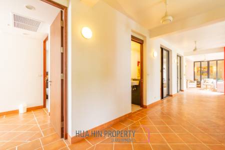Beautiful 2 Bedroom Condo Near The Beach