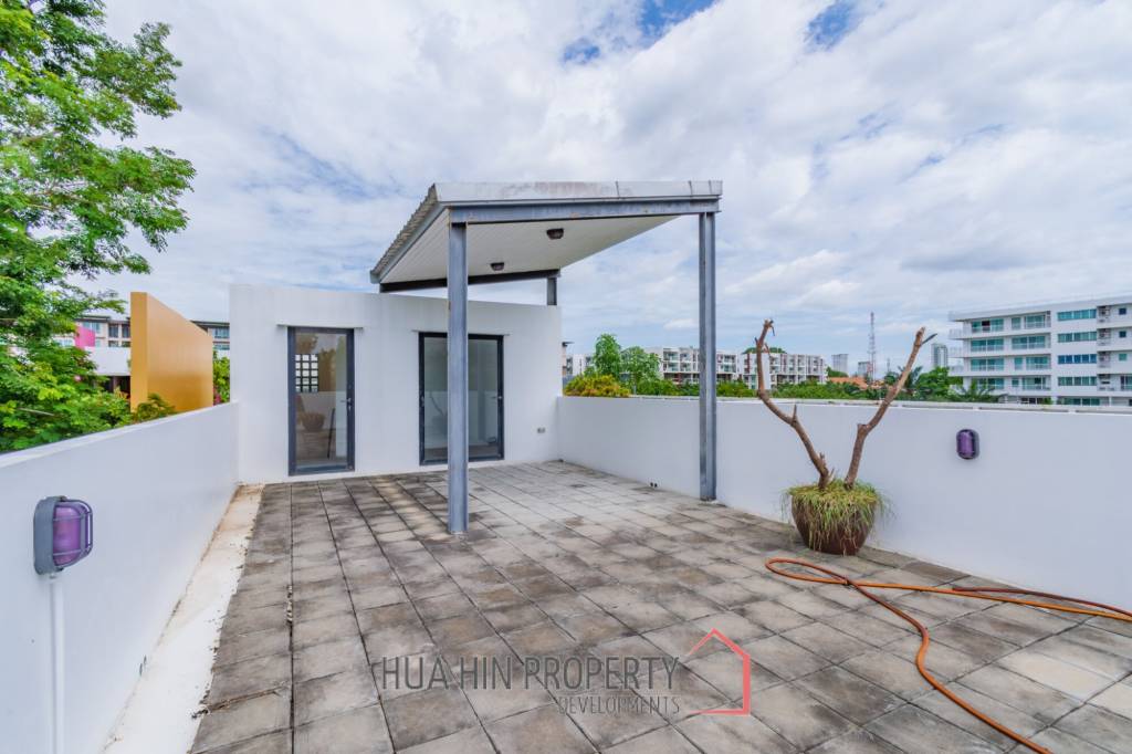 Beautiful 2 Bedroom Condo Near The Beach