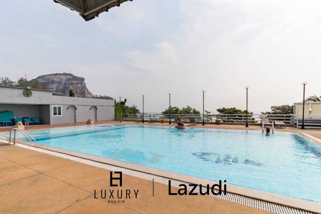 2 Bedroom condo with Sea and Mountain views