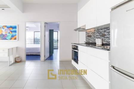 Blue Wave Condominium: 2 Schlafzimmer-Eigentumswohnung mit Meer- und Bergblick