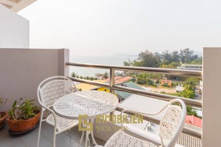 Blue Wave Condominium: 2 Schlafzimmer-Eigentumswohnung mit Meer- und Bergblick